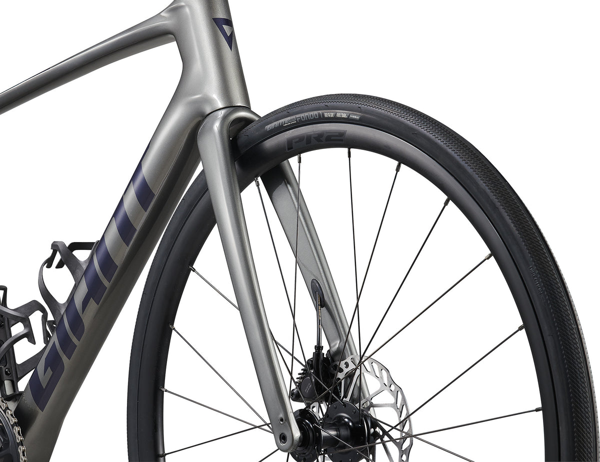 Landsvägscykel GIANT Defy Advanced 1, Charcoal/Milky Way
