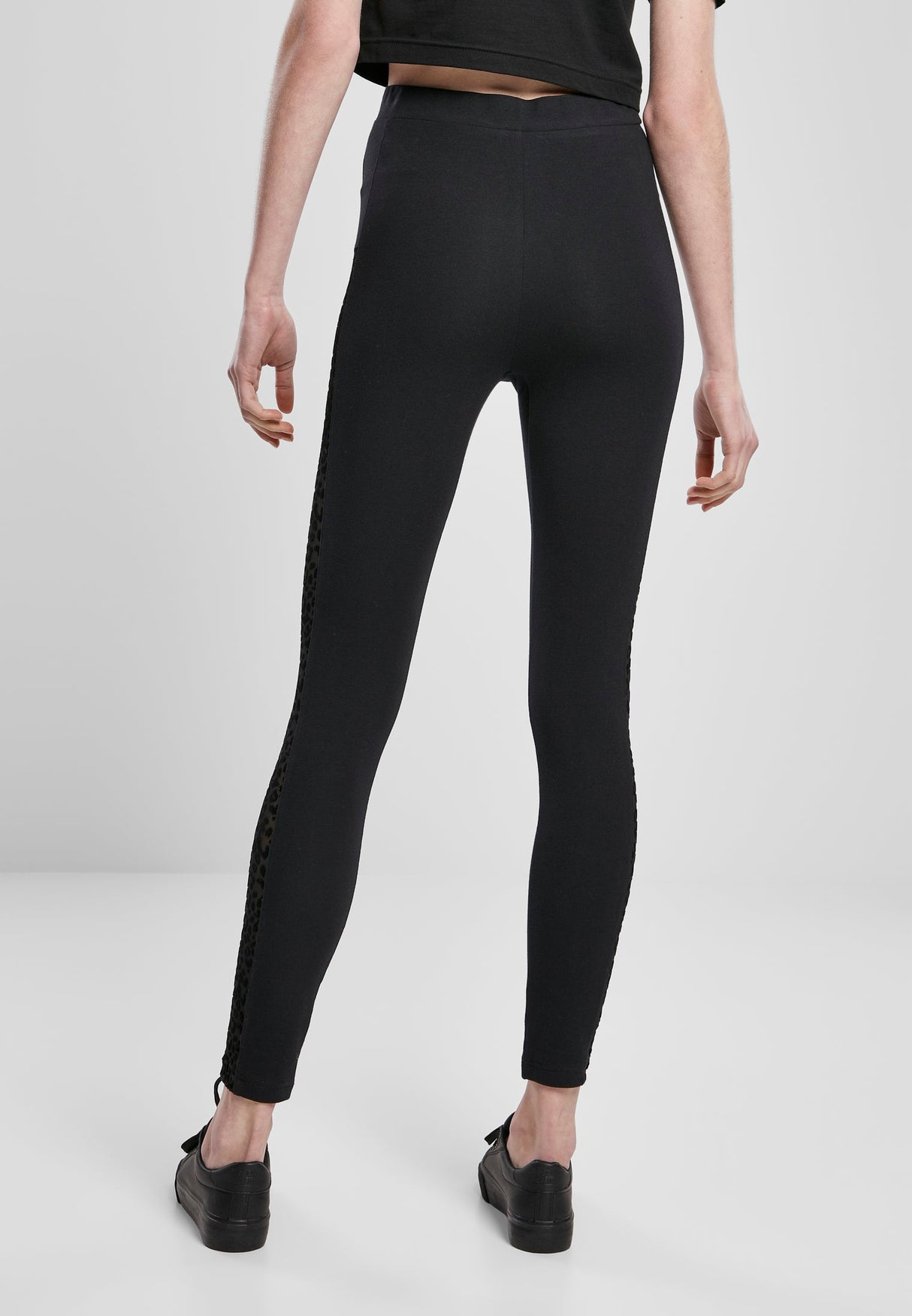 UC Flock Lace Stripe Leggings