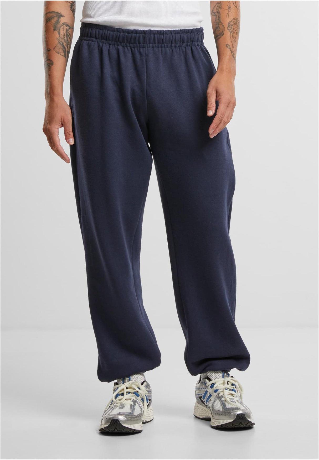 UC Basic Essential Sweatpants