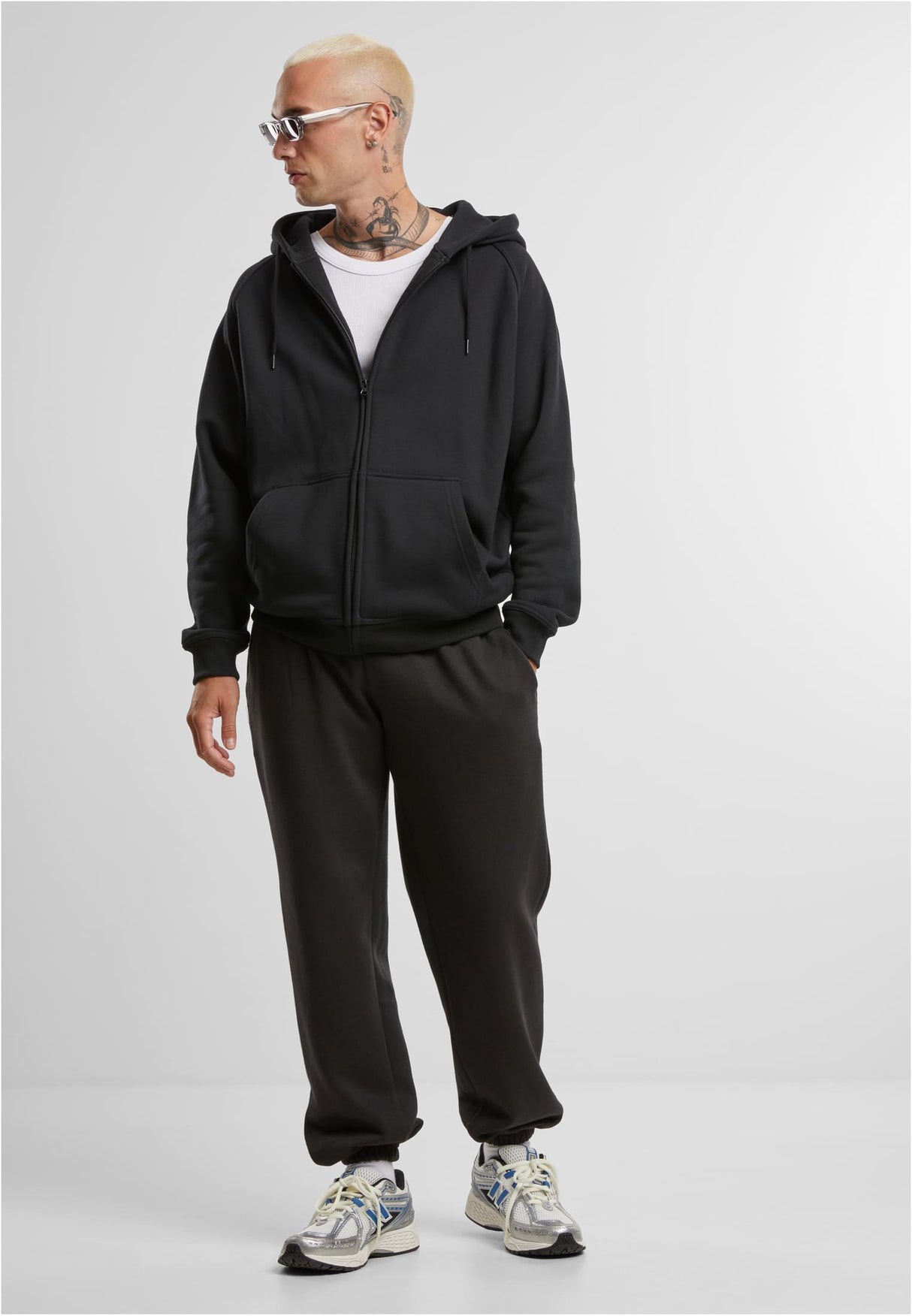 UC Basic Essential Sweatpants