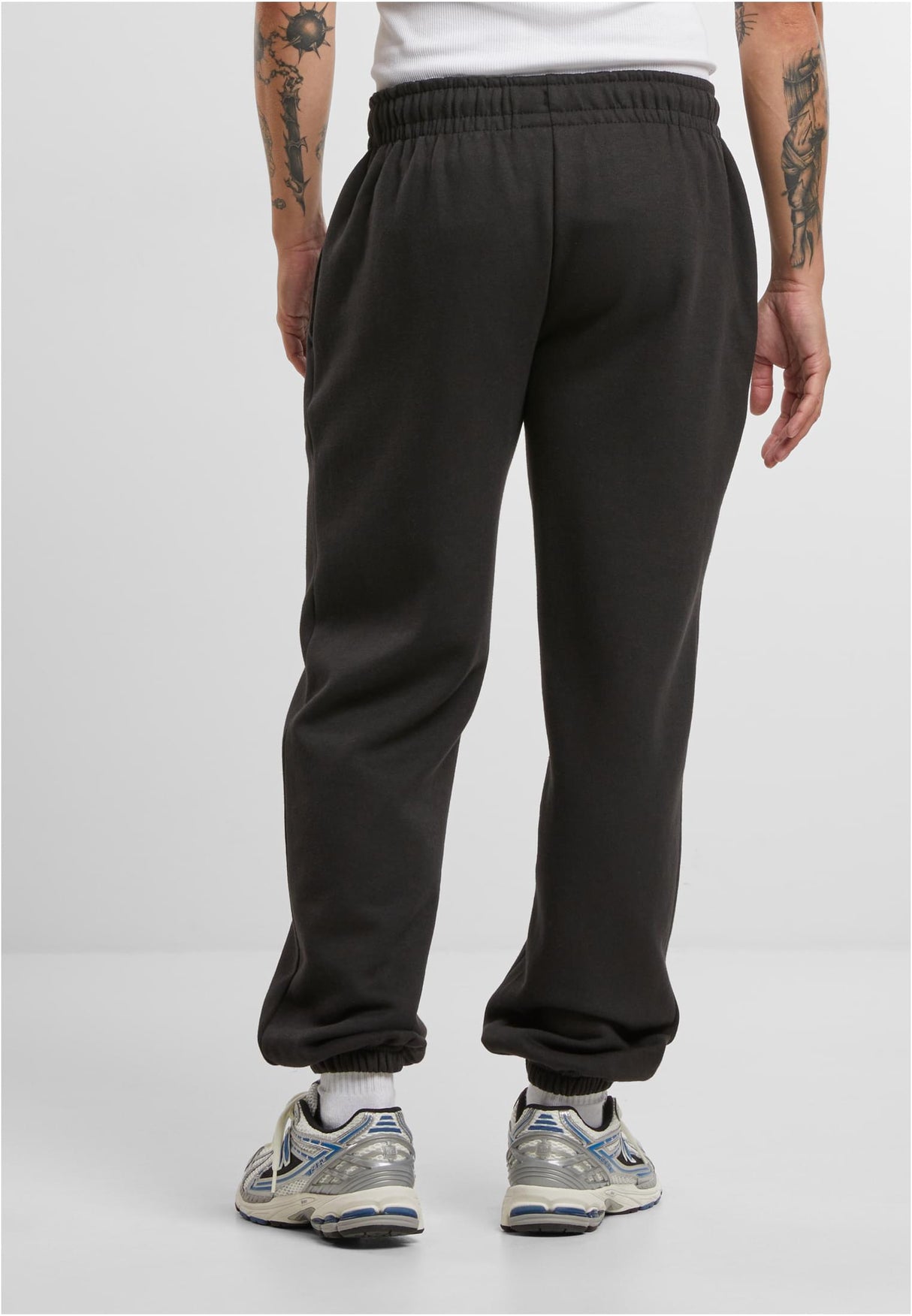 UC Basic Essential Sweatpants