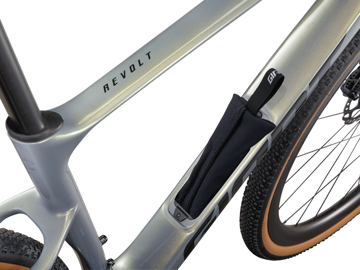 Gravelcykel GIANT Revolt Advanced 0 Aurora Noise