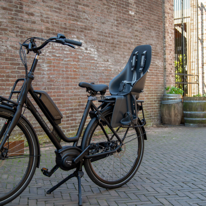 Barnstol för pakethållare URBAN IKI Ta-ke Easy Fix, Bincho Black/Bincho Black