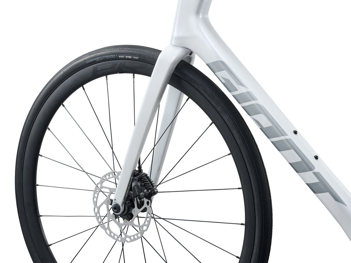 Landsvägscykel GIANT Defy Advanced 2 (2027) Pearl White