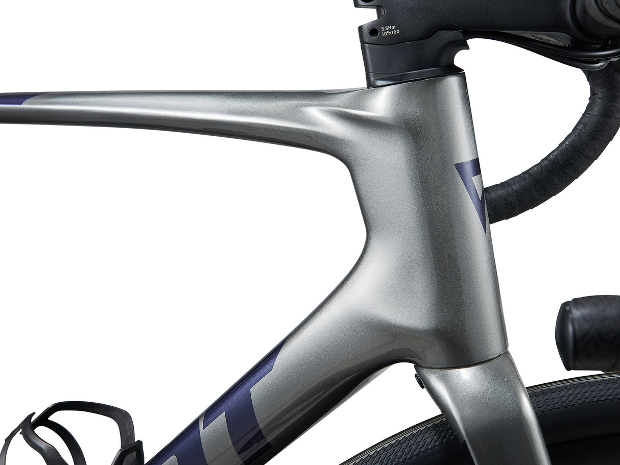 Landsvägscykel GIANT Defy Advanced 1, Charcoal/Milky Way