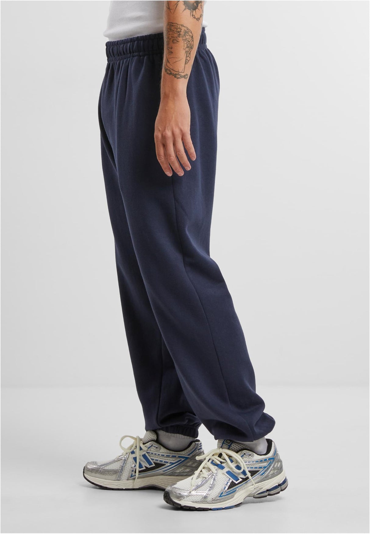 UC Basic Essential Sweatpants