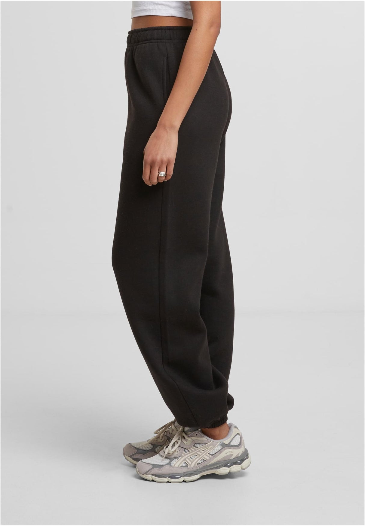 UC Basic Essential Sweatpants