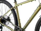 Gravelbike KONA Ouroboros AL, Gloss Metallic Turismo Olive (Grön)