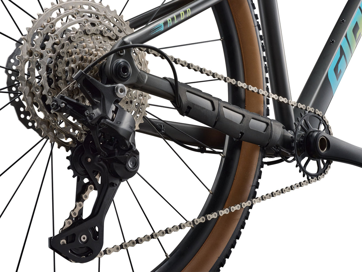 GIANT Talon 29 0 (2027) Stealth Chrome Cykel