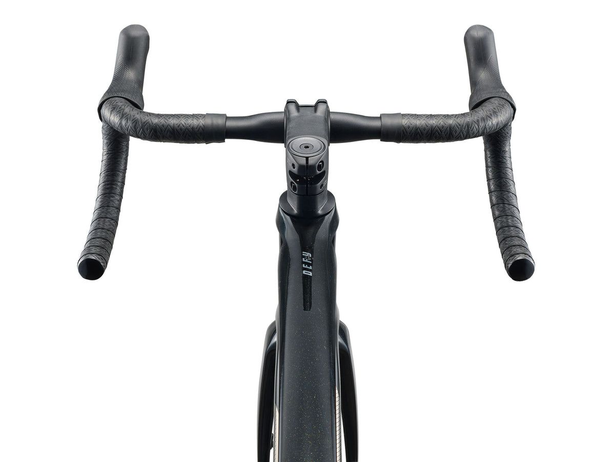 Landsvägscykel GIANT Defy Advanced 2, Abyss Black